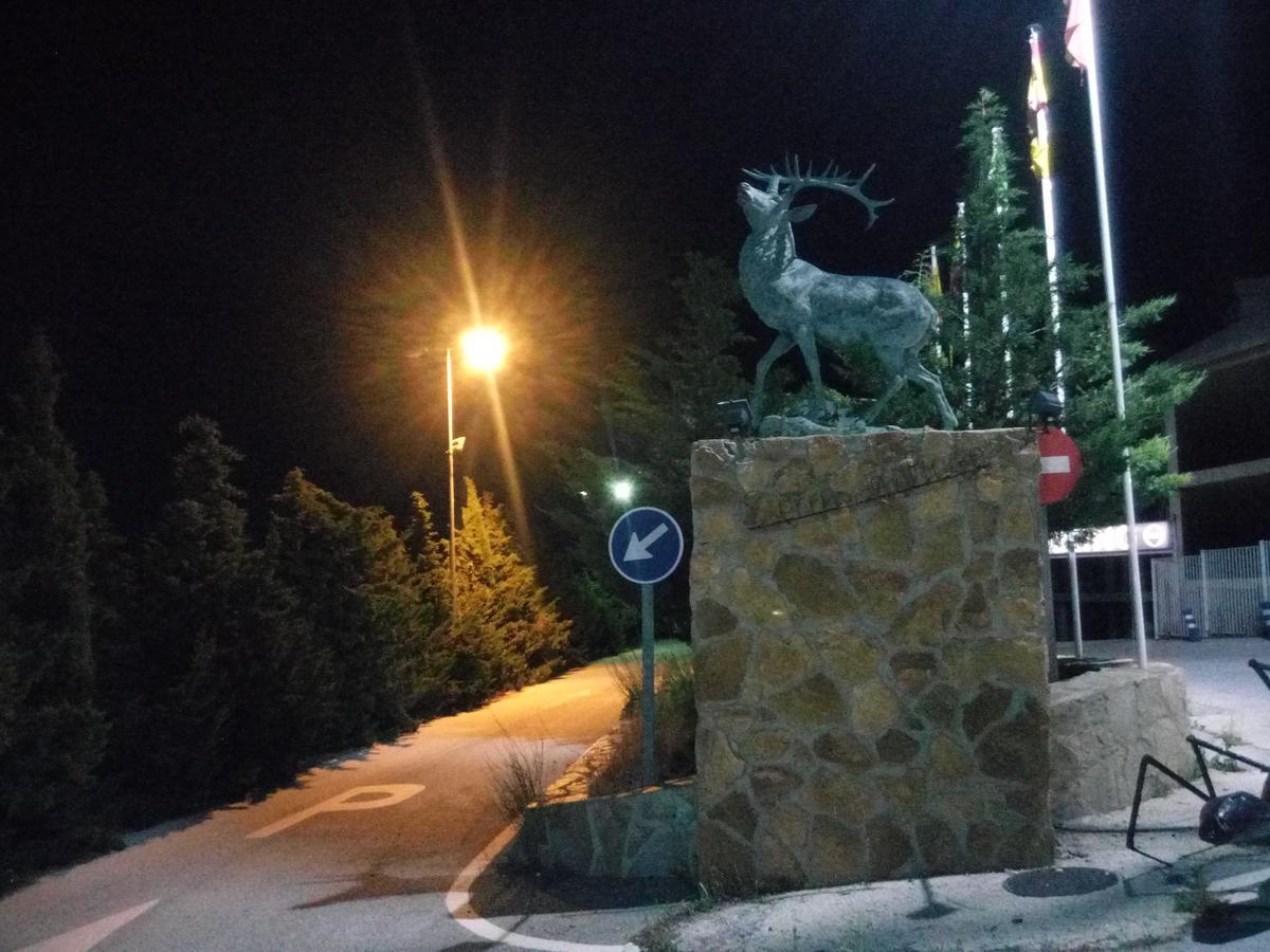 Hostal Sierra De Baza Buitenkant foto
