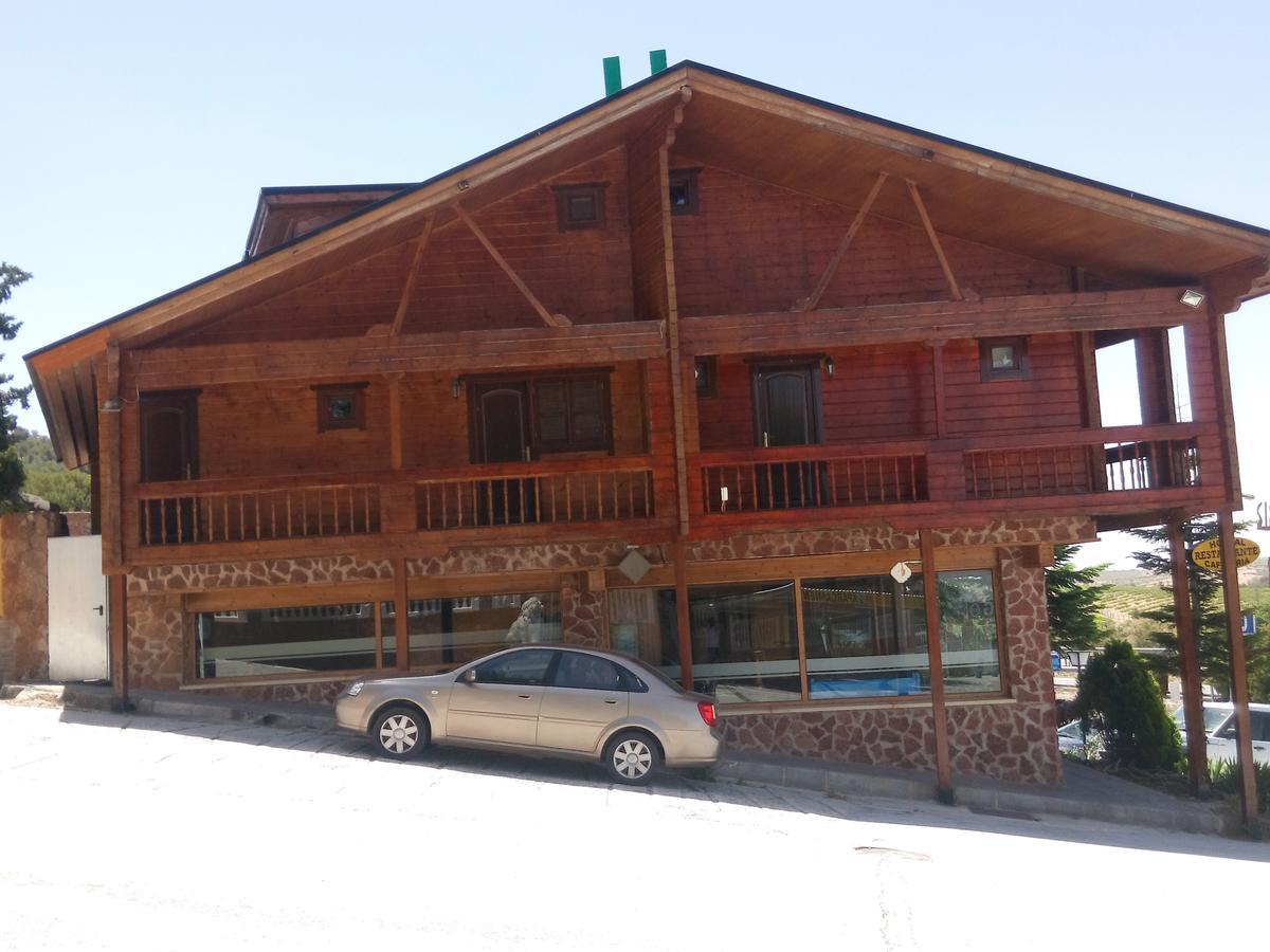 Hostal Sierra De Baza Buitenkant foto