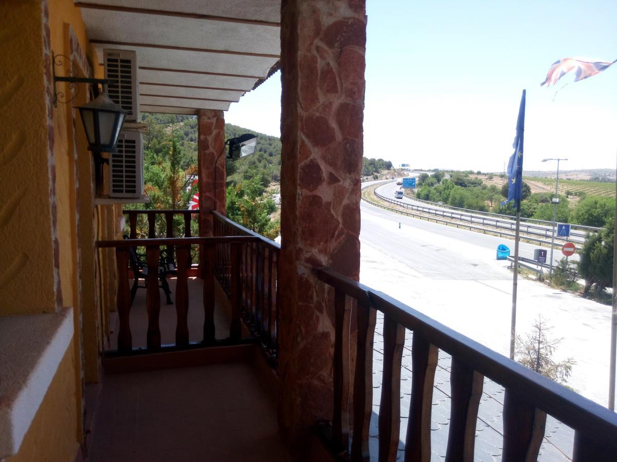 Hostal Sierra De Baza Buitenkant foto