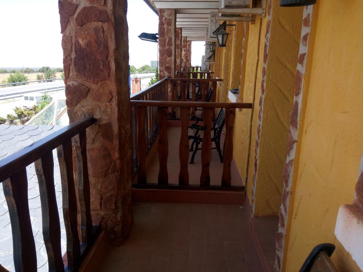 Hostal Sierra De Baza Buitenkant foto