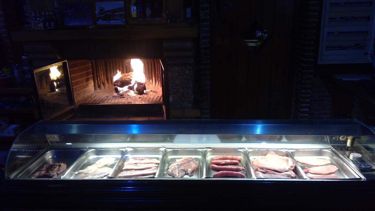Hostal Sierra De Baza Buitenkant foto