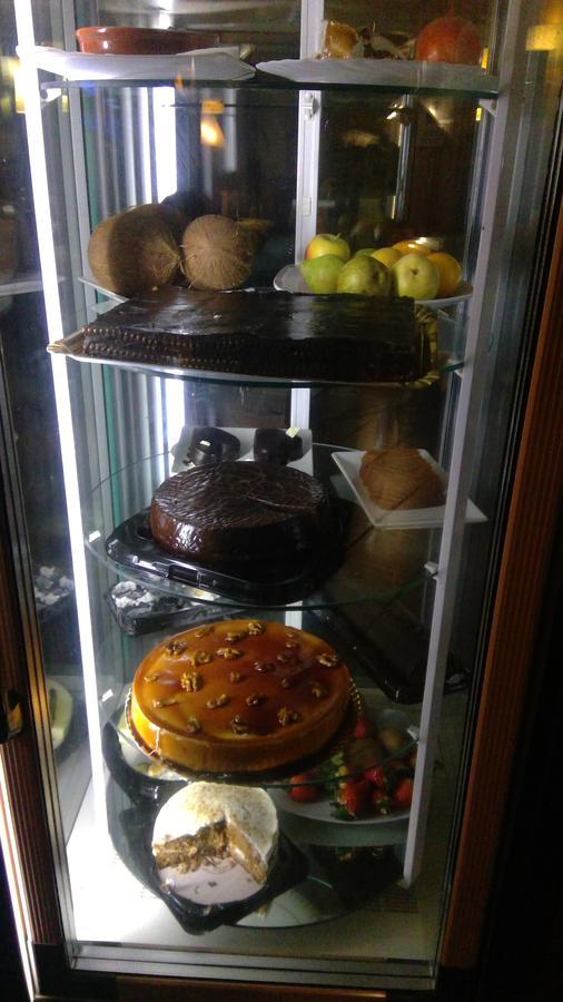 Hostal Sierra De Baza Buitenkant foto
